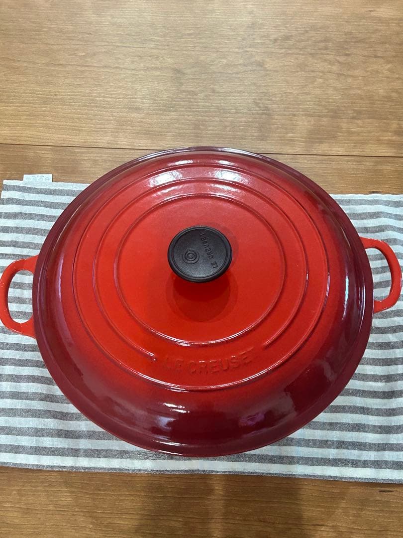 ル・クルーゼ　ビュッフェキャセロール　チェリーレッド　30センチ ル・クルーゼ ビュッフェ・キャセロール 26cm 2532 チェリーレッド